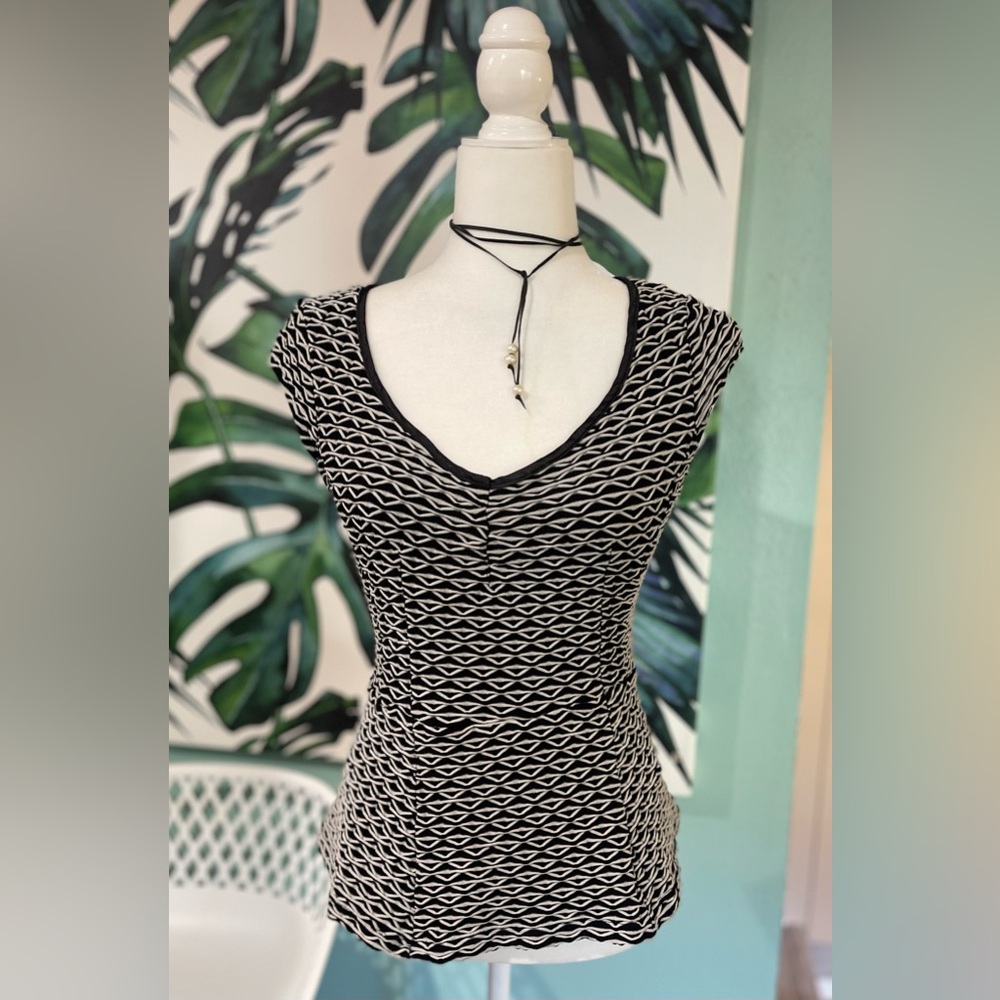 🖤FINAL PRICE 🤍Romy Black and White Textured Top🖤🤍